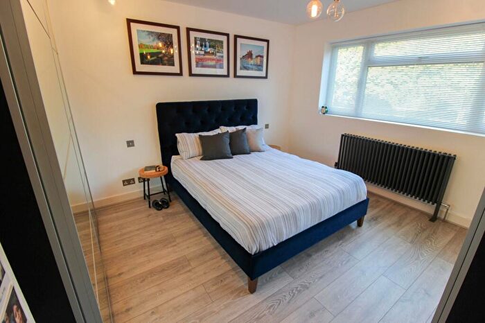 2 Bedroom Apartment To Rent In London Road, Stanmore, HA7