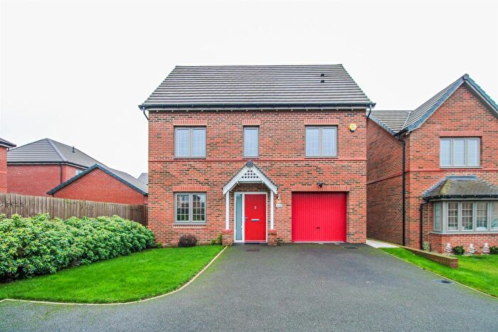 4 Bedroom Detached House For Sale In Park Hill View, Wakefield, WF1