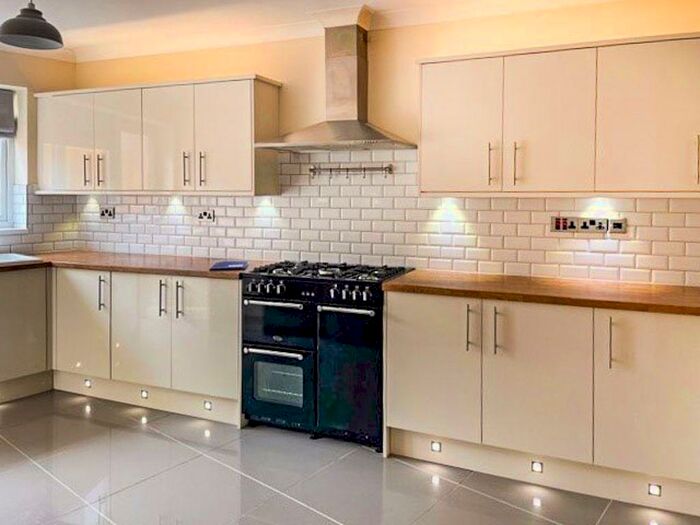 3 Bedroom House To Rent In A Briton Ferry Road, Neath, SA11