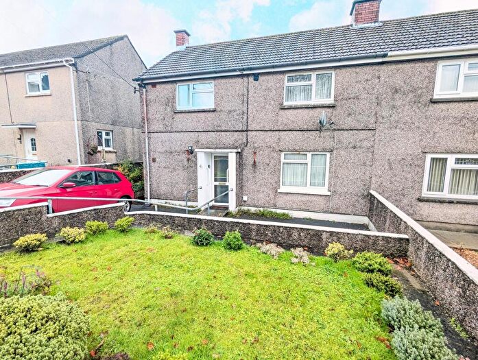 2 Bedroom Semi-Detached House For Sale In Bron Yr Ynn, Drefach, Llanelli, Carmarthenshire., SA14