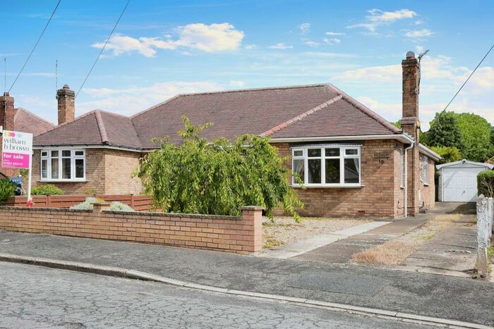 2 Bedroom Semi-Detached Bungalow For Sale In Haydon Close, Willerby, Hull, HU10