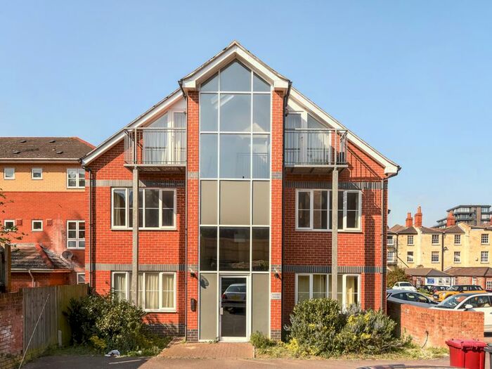 1 Bedroom Apartment To Rent In Livery Close, Reading, RG1