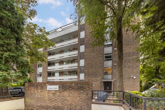 2 Bedroom Flat To Rent In Upper Richmond Road, London, SW15