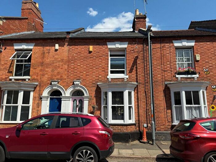 3 Bedroom Terraced House For Sale In Vernon Terrace, Northampton, NN1
