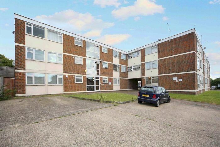 1 Bedroom Flat To Rent In Stonehill Court, Markfield Gardens, Chingford, E4