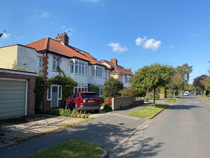 4 Bedroom Semi Detached House To Rent In Leys Avenue, Cambridge, CB4
