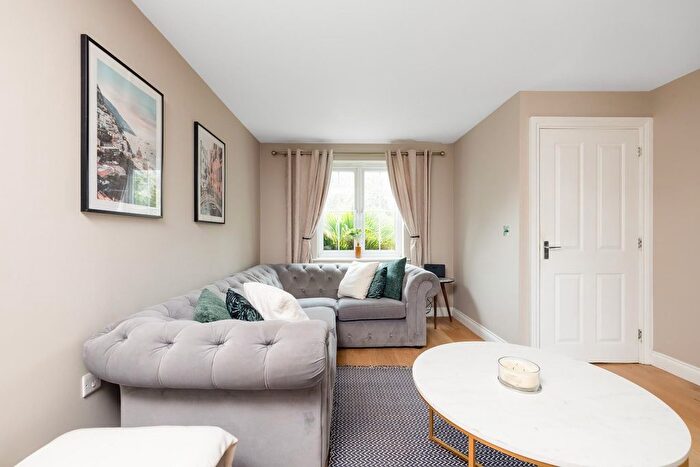 3 Bedroom Terraced House For Sale In Viburnum Road, Almondsbury, BS32