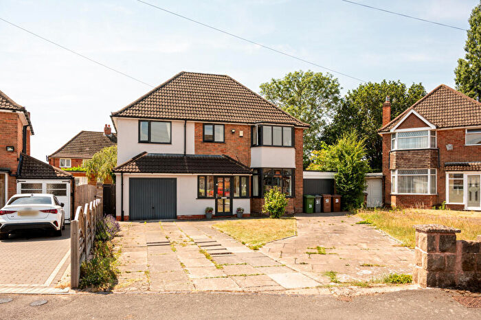 4 Bedroom Detached House For Sale In Blandford Avenue, Birmingham, B36