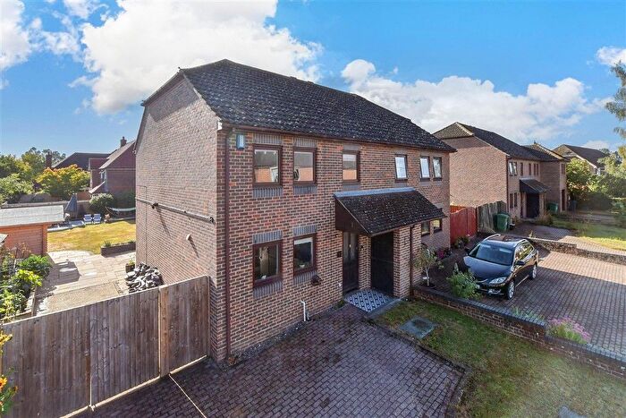 3 Bedroom Semi Detached House For Sale In Maidstone Road, Marden, Kent, TN12