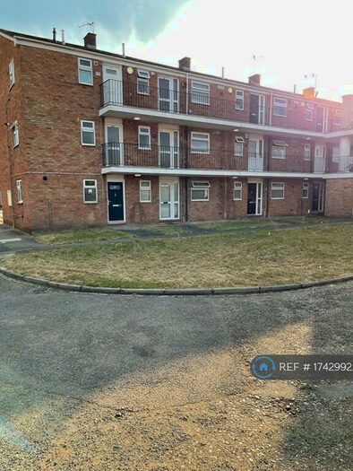 Studio To Rent In Netley Road, Ilford, IG2