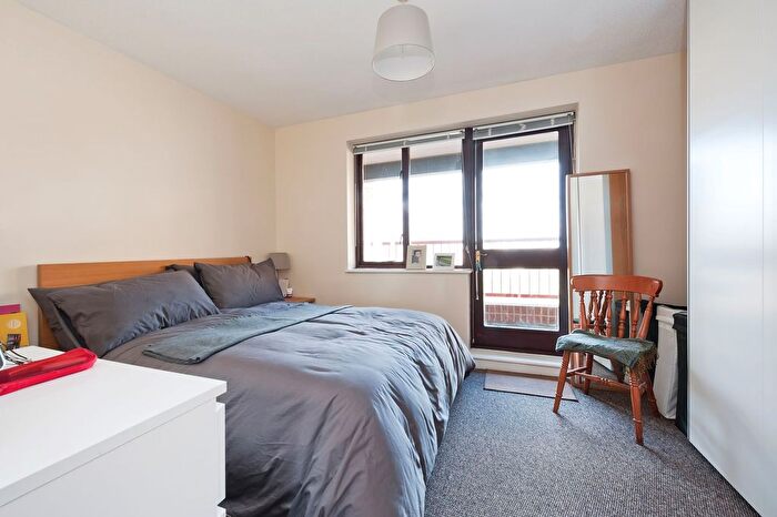 1 Bedroom Flat To Rent In Lewisham Way, Leigh Court, SE4