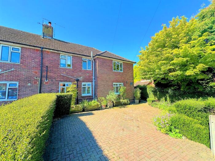 2 Bedroom Flat For Sale In Wendover, HP22