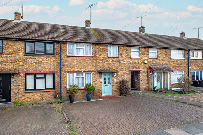 3 Bedroom Terraced House For Sale In Eastwoodbury Crescent, Southend-on-sea, SS2