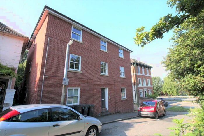 1 Bedroom Flat To Rent In Elm Grove Road, Salisbury, SP1