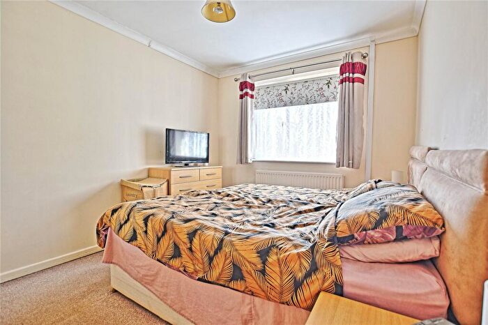 2 Bedroom Bungalow For Sale In Knights Lane, Kingsthorpe, Northampton, NN2