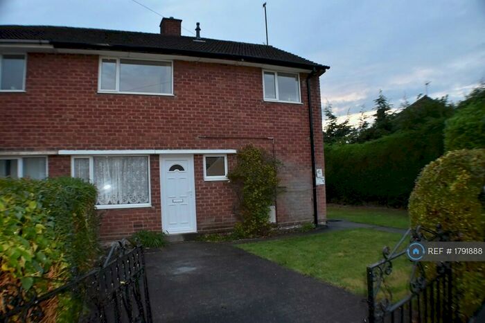 3 Bedroom Semi-Detached House To Rent In Valley Road, Shirebrook, Mansfield, NG20