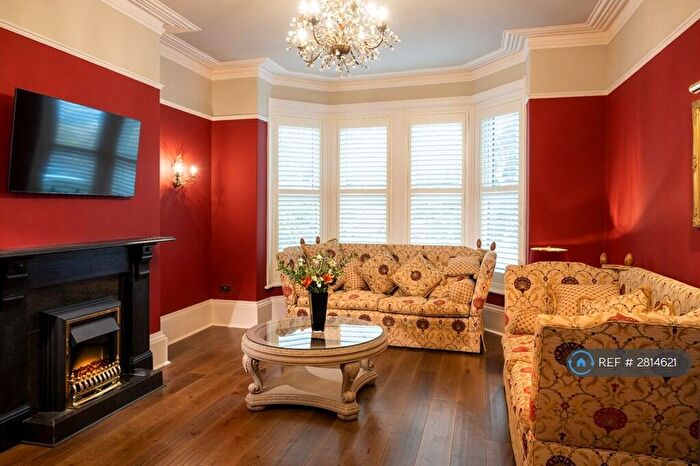 6 Bedroom Terraced House To Rent In Harlow Moor Drive, Harrogate, HG2