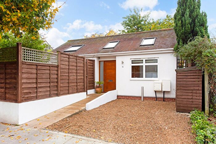 2 Bedroom Detached House To Rent In Lime Grove, Twickenham, TW1