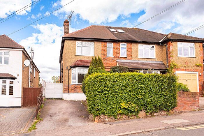 3 Bedroom Semi-Detached House For Sale In Crabtree Lane, Hemel Hempstead, HP3