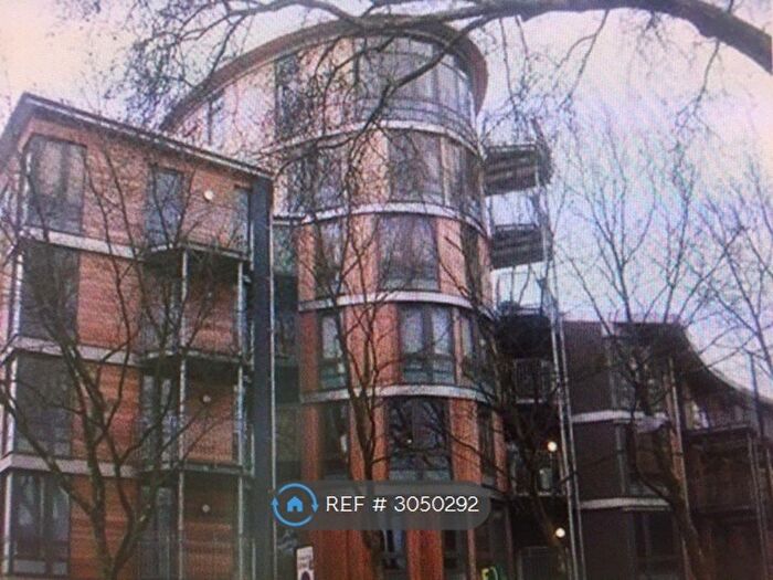 2 Bedroom Flat To Rent In Ashfield Court, London, SW9