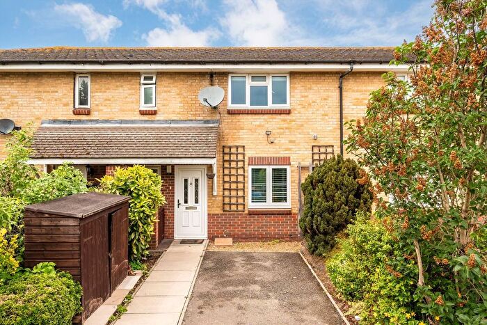 3 Bedroom Terraced House For Sale In Blenheim Way, Isleworth, TW7