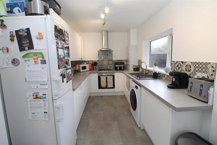 4 Bedroom House To Rent In Pennard Place, Cardiff, CF14