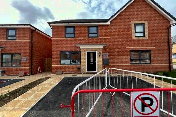 3 Bedroom Semi-Detached House To Rent In Autumn Fields, Rotherham, S60