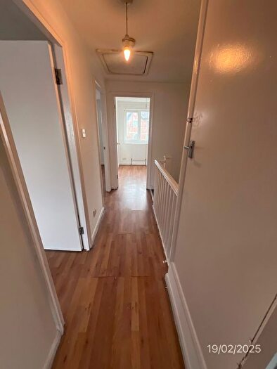 3 Bedroom Terraced House To Rent In Daffodil Gardens, Ilford, Essex, IG1