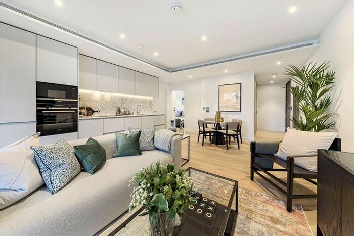 2 Bedroom Flat To Rent In Water Street, London, E14