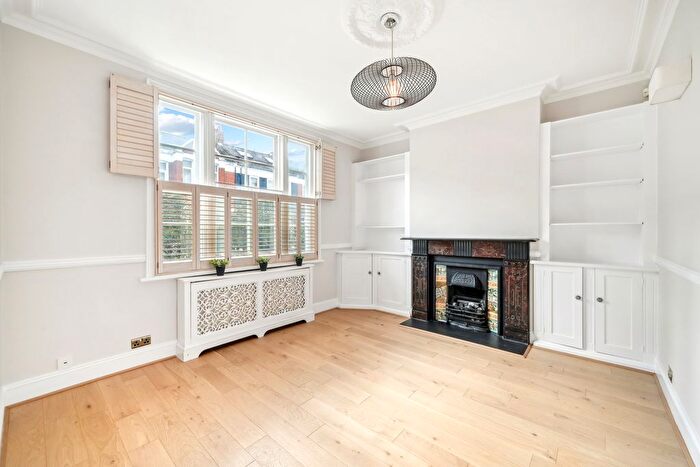 4 Bedroom Flat To Rent In Sedlescombe Road, London, SW6