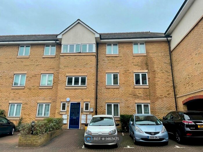 2 Bedroom Flat To Rent In Hodge Court, Chelmsford, CM1
