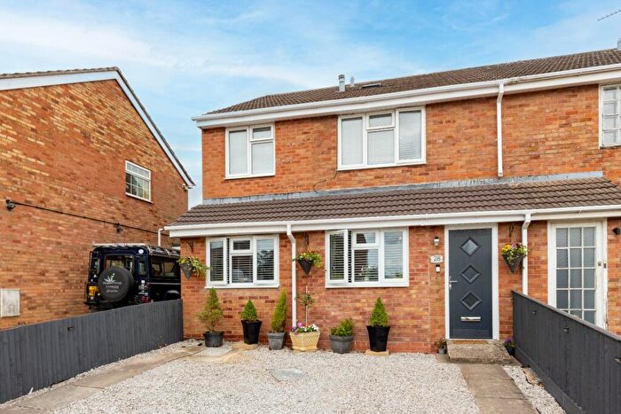 4 Bedroom Semi-Detached House For Sale In Cardigan Road, Bedworth, Warwickshire, CV12