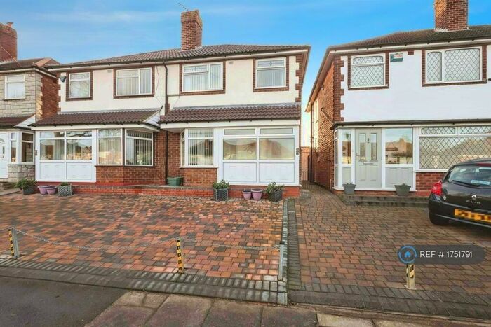 3 Bedroom Semi-Detached House To Rent In Brays Road, Birmingham, B26