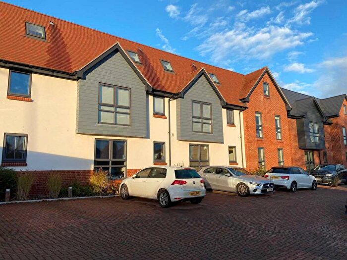 2 Bedroom Flat To Rent In Francis Close, Thatcham, RG18