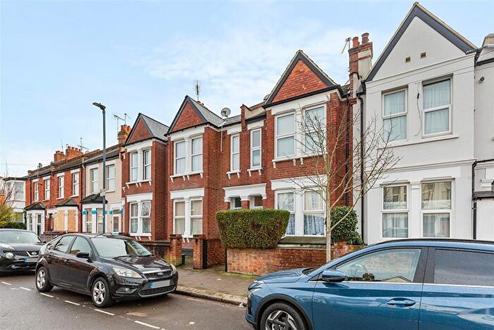 2 Bedroom Flat For Sale In Essex Road, London, NW10