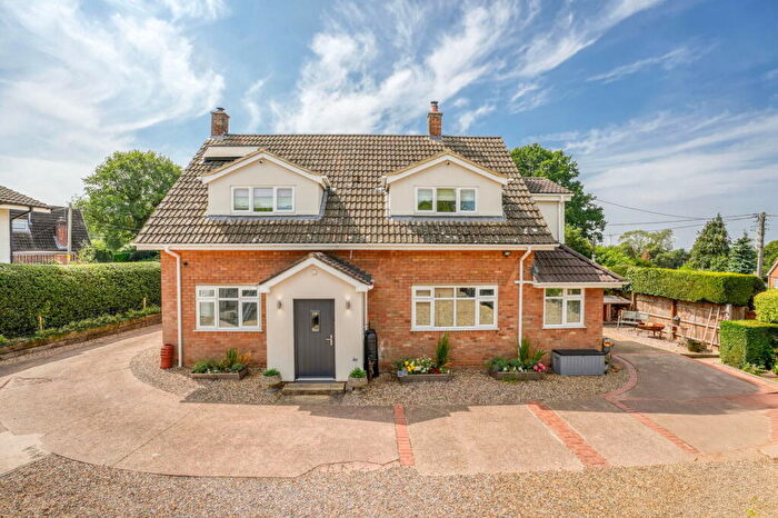 3 Bedroom Detached House For Sale In Watford Road, Crick, Northampton, NN6