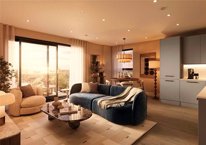 3 Bedroom Flat For Sale In Poplar House, One Waterside, Bath, BA2