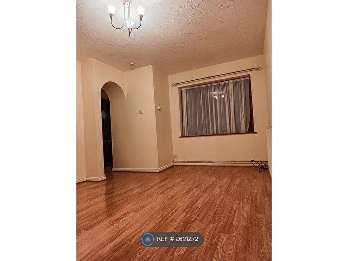 3 Bedroom Semi Detached House To Rent In Wharf Road, Grays, RM17