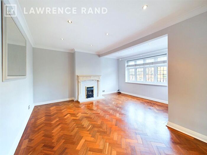 2 Bedroom Flat To Rent In The Sigers, Pinner, Middlesex, HA5