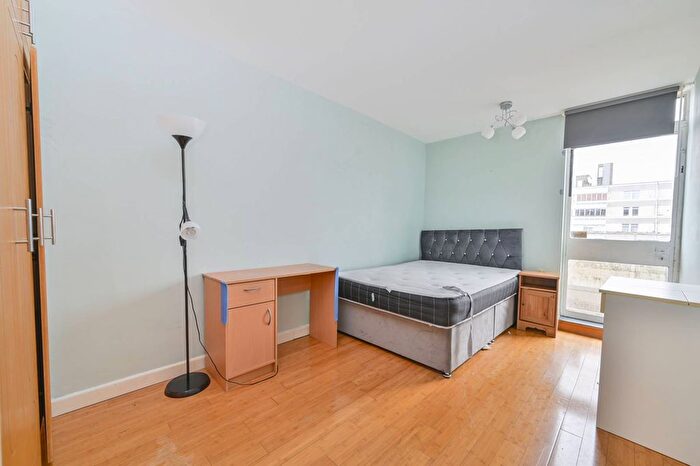 2 Bedroom Flat To Rent In Foundling Court, Bloomsbury, London, WC1N