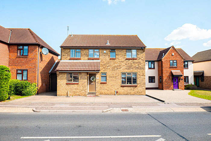 4 Bedroom Detached House For Sale In Green Lane, Leigh-on-sea, SS9