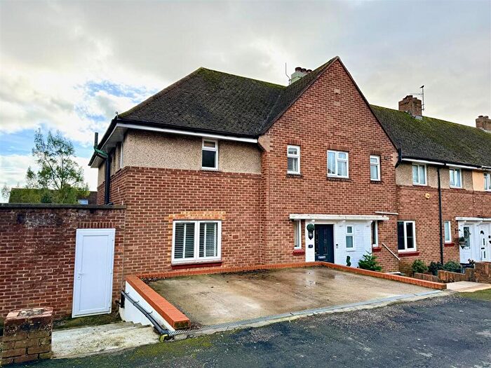 4 Bedroom Semi-Detached House For Sale In Steyning Avenue, Hove, BN3