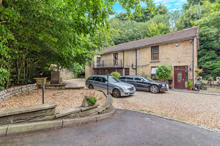 5 Bedroom Detached House For Sale In Manchester Road, S36
