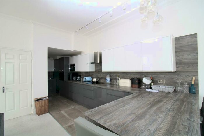2 Bedroom Flat To Rent In Percival Terrace, Brighton, BN2