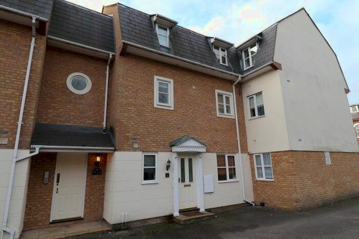 1 Bedroom Flat To Rent In Gresham Close, Brentwood CM14