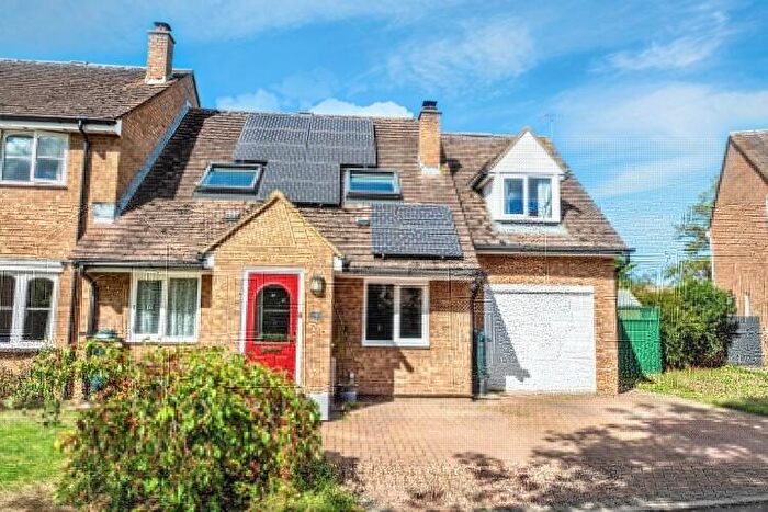 4 Bedroom Semi Detached House For Sale In Saxel Close Bampton, OX18