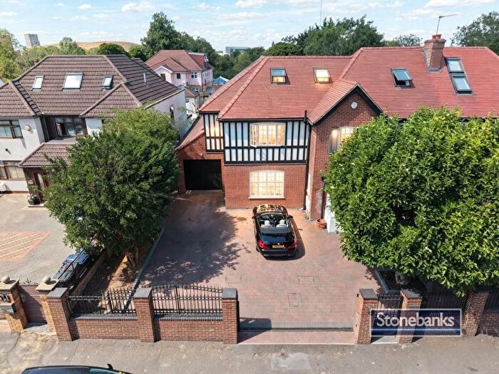 6 Bedroom Detached House For Sale In Tentelow Lane, Southall, UB2