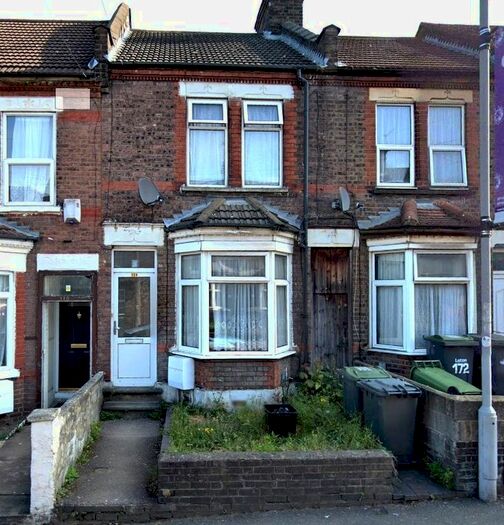 3 Bedroom Terraced House To Rent In Dallow Road, Luton, Bedfordshire, LU1