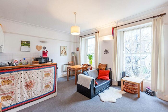 1 Bedroom Flat To Rent In Camberwell New Road, Camberwell, London, SE5