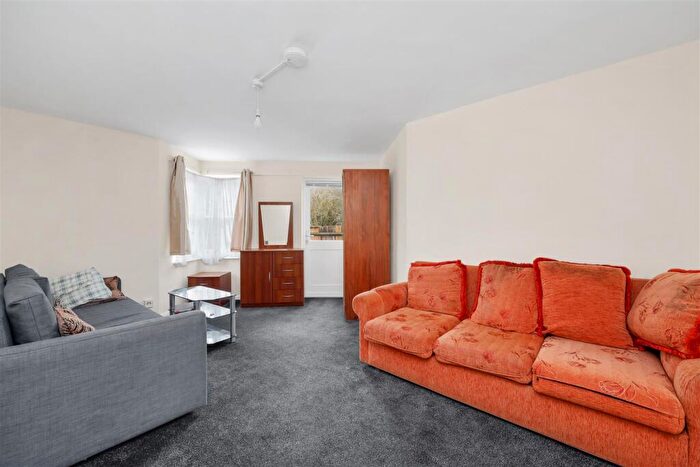 1 Bedroom Flat To Rent In Exeter Road, London, NW2